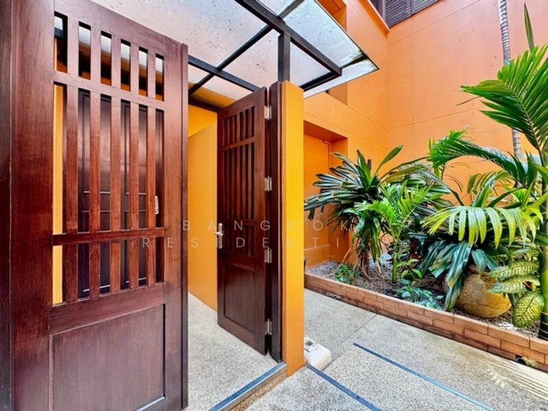 House in Compound, Bangkok, Sukhumvit 41, Khlong Tan Nua, Watthana, Bangkok, 3 Bedrooms, 330 sqm, Single Detached House For Rent, by Bangkok Residential, 11829942 - DDproperty.com