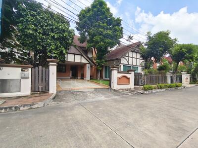 ขาย - Laddarom Ekkamai-Ramintra : ลัดดารมย์ เอกมัย-รามอินทรา, กรุงเทพ