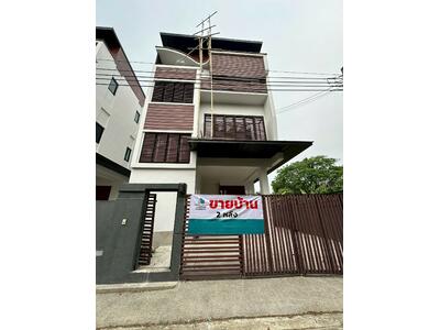 ขาย - ขายบ้านเดี่ยว 3 ชั้น ริมน้ำ 2 หลัง ม.กฤษดานคร 49, กรุงเทพ