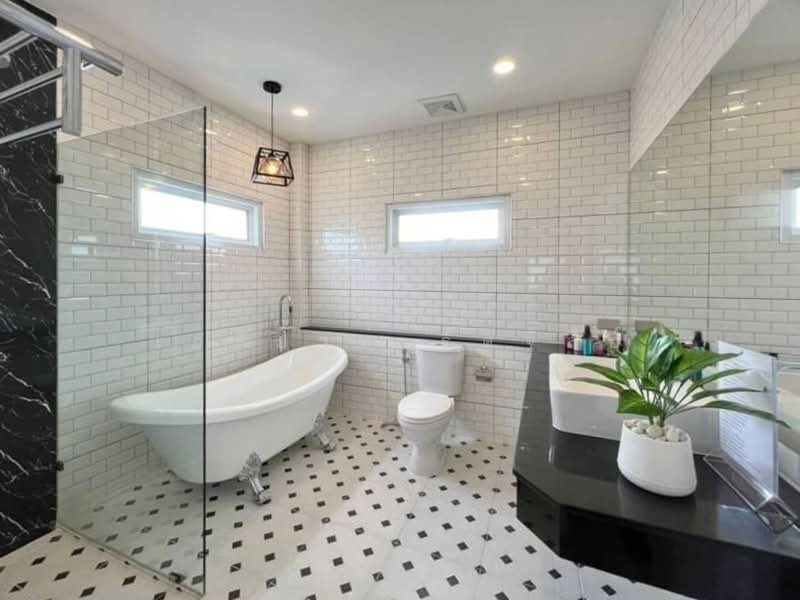 4 Bed House for Sale in Hang Dong District, Chiang Mai, Nong Kwai, Hang Dong, Chiang Mai, 4 Bedrooms, 256 sqm, Single Detached House For Sale, by Elijah Ridgley, 11830228 - DDproperty.com