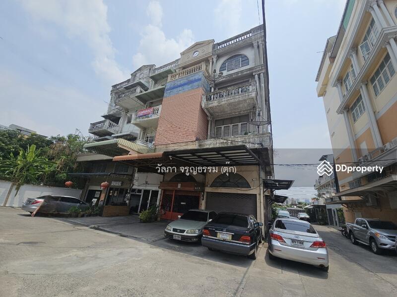 For Sale - For Sale: Prime 3.5-Story Townhouse on Ratchadapisek Road, Land Size 22.6 sq.w.7.49 MB, Bangkok