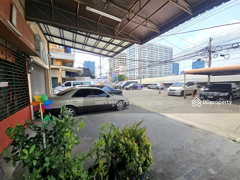 For Sale - For Sale: Prime 3.5-Story Townhouse on Ratchadapisek Road, Land Size 22.6 sq.w.7.49 MB, Bangkok