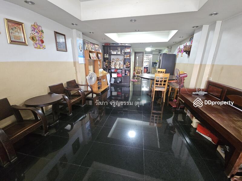 For Sale - For Sale: Prime 3.5-Story Townhouse on Ratchadapisek Road, Land Size 22.6 sq.w.7.49 MB, Bangkok