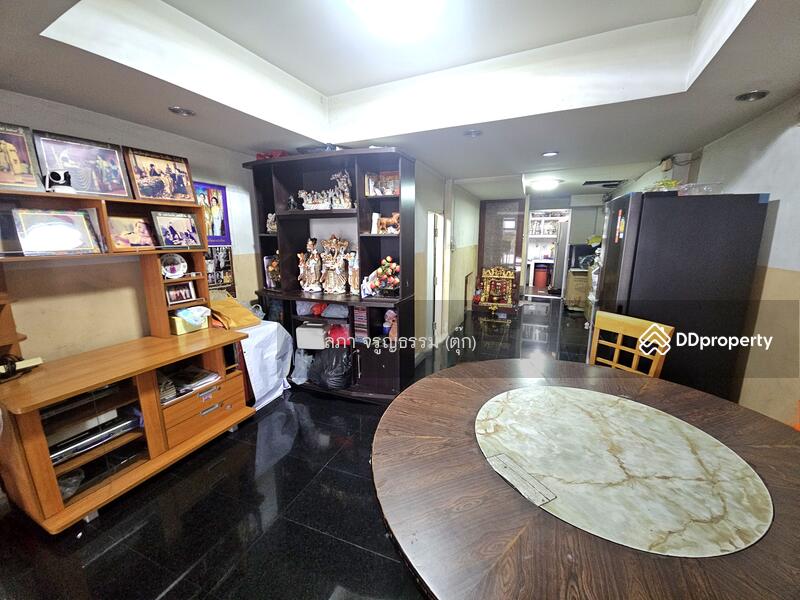 For Sale - For Sale: Prime 3.5-Story Townhouse on Ratchadapisek Road, Land Size 22.6 sq.w.7.49 MB, Bangkok