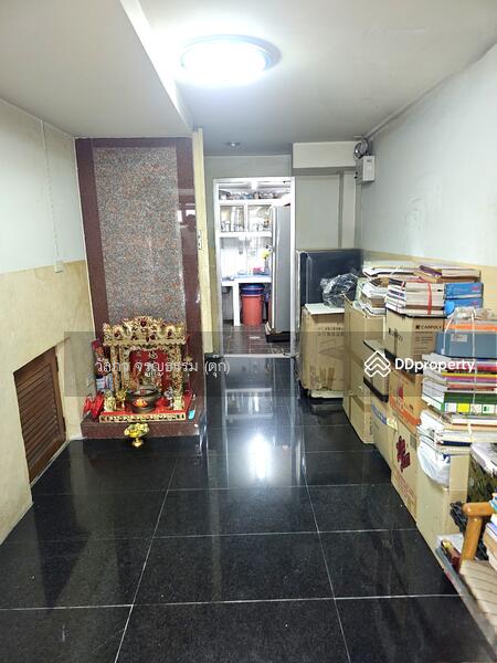 For Sale - For Sale: Prime 3.5-Story Townhouse on Ratchadapisek Road, Land Size 22.6 sq.w.7.49 MB, Bangkok