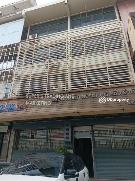For Rent - Commercial building for rent, 2 booths, 35 sq.w., next to the Ratchayothin BTS, Bangkok