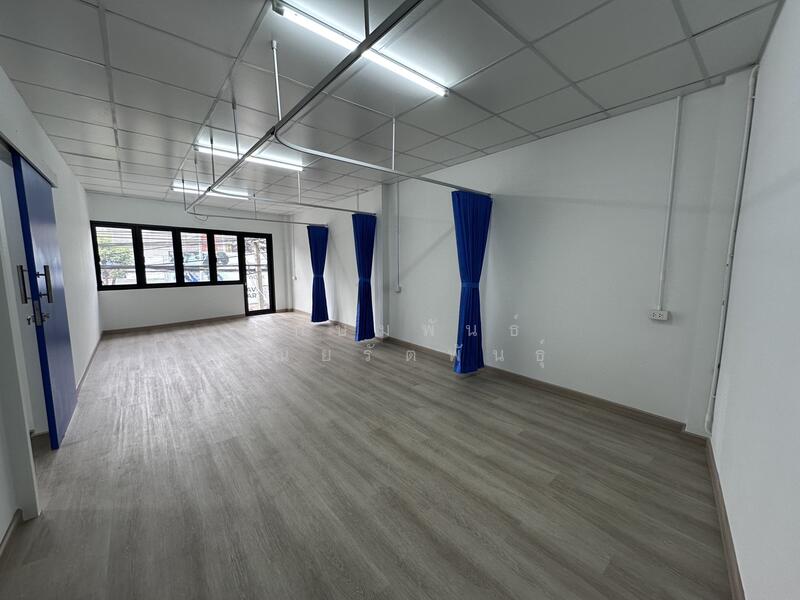 For Rent - ให้เช่าอาคารพาณิชย์/ตึกแถว 2 คูหา 3 ชั้น, Bangkok