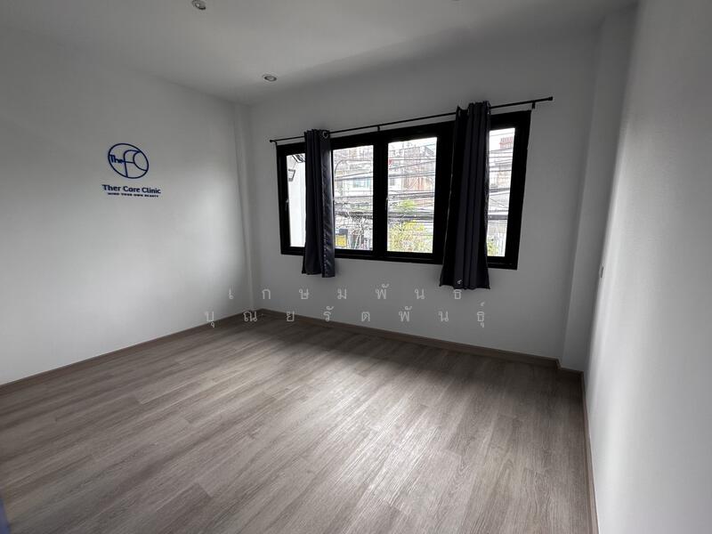 For Rent - ให้เช่าอาคารพาณิชย์/ตึกแถว 2 คูหา 3 ชั้น, Bangkok