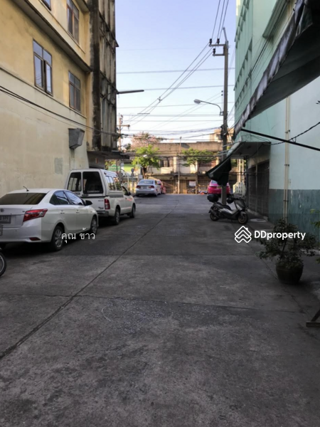For Sale - 3.5-Storey Townhouse for Sale near ICONSIAM and BTS Skytrain Gold Line in the Heart of Khlong San, Bangkok