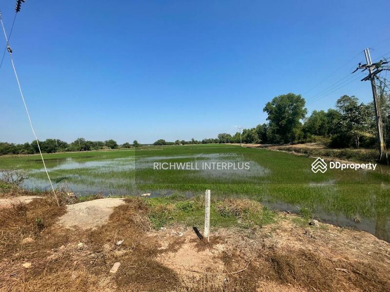 For Sale - Land for sale in Samet Nuea, 8 rai, on 2 sides of the road, next to a canal,, Chachoengsao
