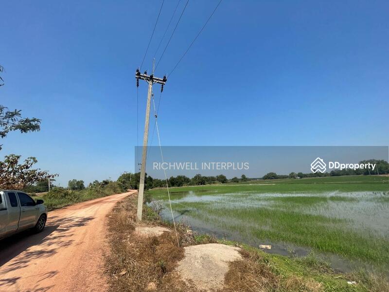 For Sale - Land for sale in Samet Nuea, 8 rai, on 2 sides of the road, next to a canal,, Chachoengsao