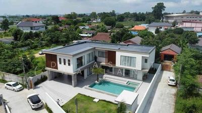 ขาย - For sell Modern style pool villa in Pattaya Code : H8209, ชลบุรี