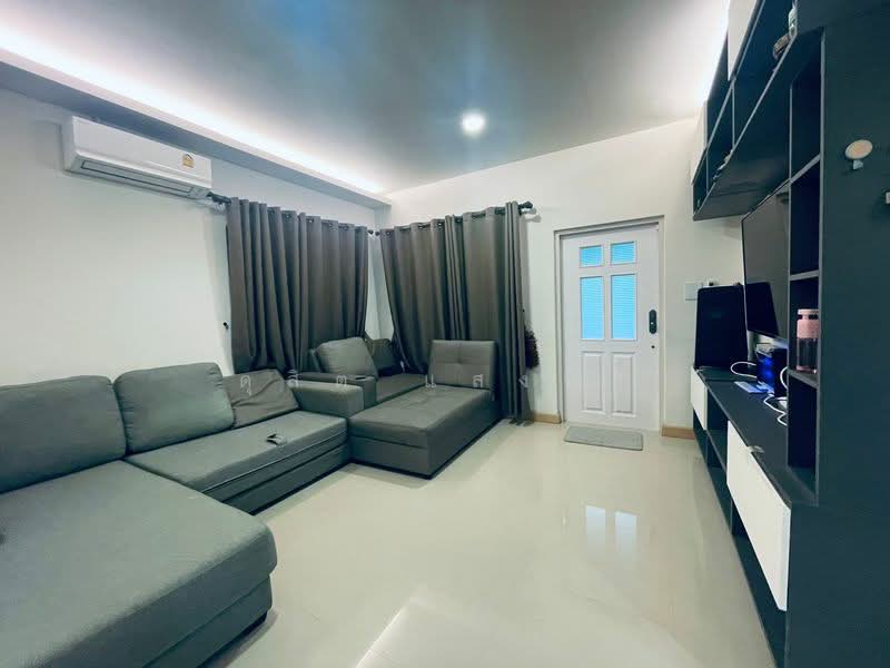 ขายบ้านเดี่ยวหลังใหญ่สุดหรู ม.เดอะวอเตอร์ฟร้อนท์ หนองค้อ ศรีราชา, Chon Buri (Pattaya), Surasak, Si Racha, Chon Buri (Pattaya), 4 Bedrooms, 320 sqm, Single Detached House For Sale, by Dusit Saengfa, 11834279 - DDproperty.com