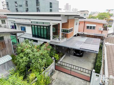 ขาย - บ้านเดี่ยว 2 ชั้น ซอย สุนทรศิริ ประชาราษฎร์บำเพ็ญ ใกล้ MRT ห้วยขวาง, กรุงเทพ