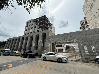 ขาย - ขายหรือเช่าอาคารสำนักงาน 7 ชั้น 5,784 ตร.ม. ตรงข้ามซีคอนสแควร์ ห่างรถไฟฟ้า สถานีสวนหลวง ร9, กรุงเทพ