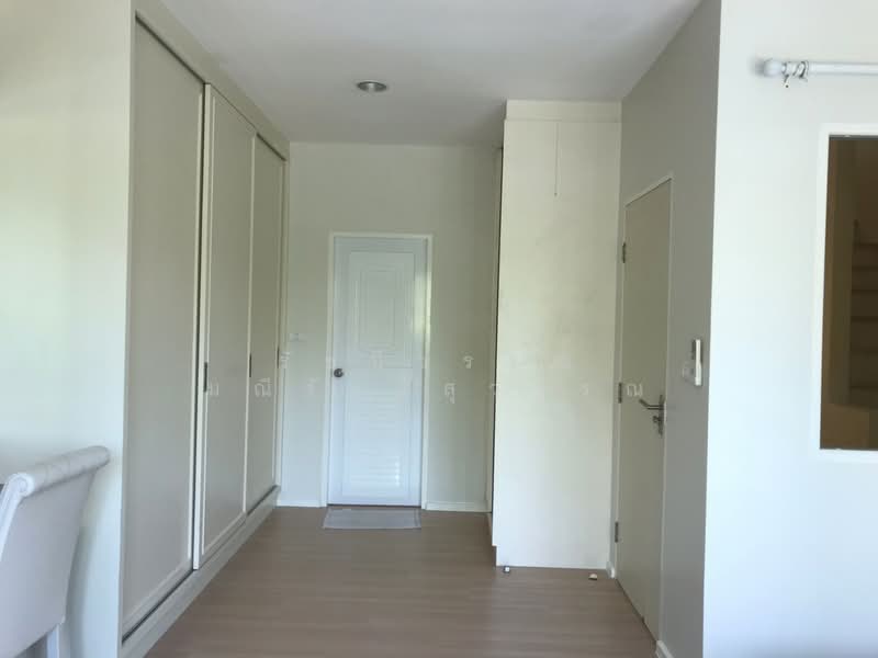 Baan Klang Muang Rama 9 (Motorway), Bangkok, New Bangkok-Chonburi Road, Suan Luang, Suan Luang, Bangkok, 3 Bedrooms, 180 sqm, Townhouse For Rent, by Ratchaneewan Maneerangsrisuwan, 11835060 - DDproperty.com