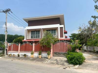 ขาย - (Office CP) ขายบ้านพร้อมอพาร์ทเม้นท์ ในศรีราชา พร้อมผู้เช่า ทำเลดี, ชลบุรี