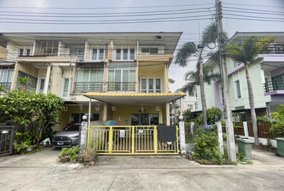 ขาย - ทาวน์โฮม 3 ชั้น วิสต้า อเวนิว เพชรเกษม 81 ( Vista Avenue Petchkasem 81 ) หลังมุม, กรุงเทพ