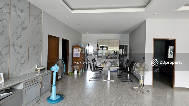 ห้อง7 โถงใหญ่  Hall room 7 เฟอร์นิเจอร์บิวท์  ห้องน้ำในตัว แอร์