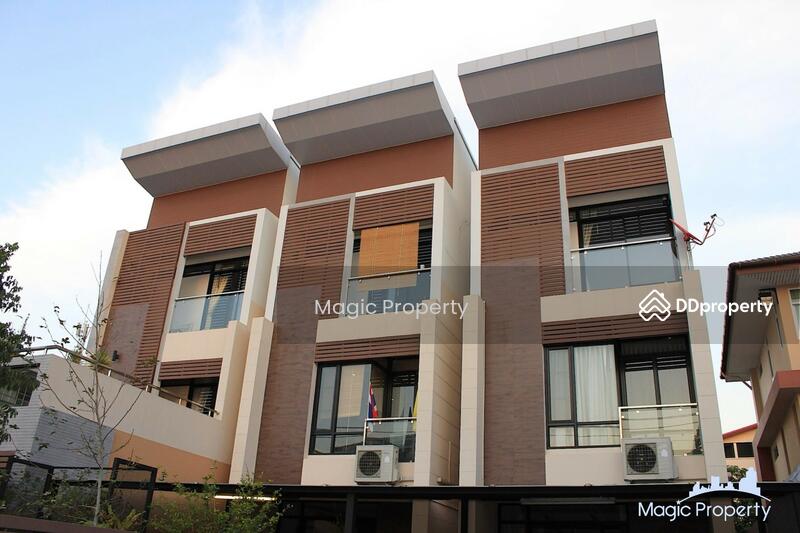 ให้เช่า - Townhouse in Soi AreeSamphan 7, กรุงเทพ