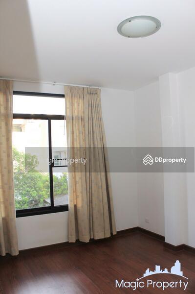 ให้เช่า - Townhouse in Soi AreeSamphan 7, กรุงเทพ