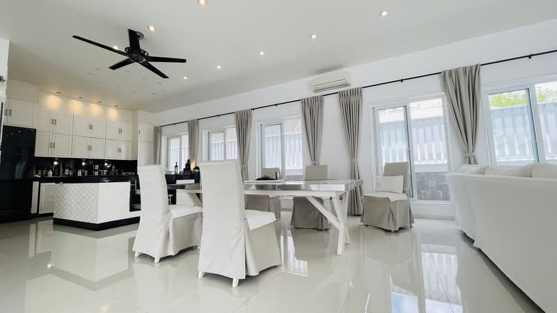 Luxury Pool Villa in Pa Klok, Phuket, Mai Khao, Thalang, Phuket, 2 Bedrooms, 160 sqm, Villa For Sale, by The Luxe Group, 11837670 - DDproperty.com