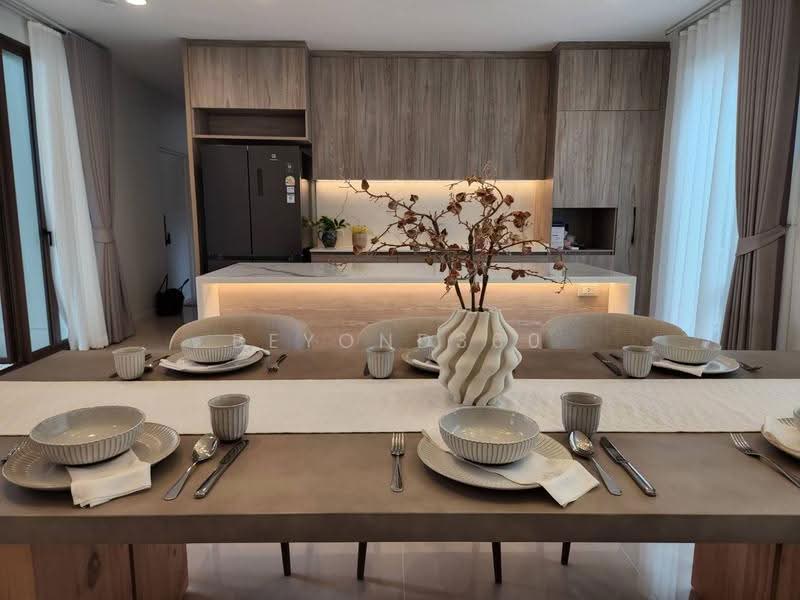 Burasiri Krungthep Kreetha, Bangkok, 95 Soi Pracha Ruam Chai, Hua Mak, Bang Kapi, Bangkok, 4 Bedrooms, 300 sqm, Single Detached House For Rent, by Beyond360, 11837802 - DDproperty.com