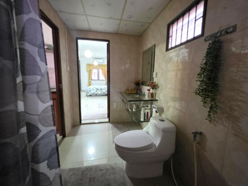 บ้านไม้สุดคลาสสิค !! ไม้แท้ สวยมาก!!! เนื้อแข็งปลวกไม่กิน !! ขายบ้านเดี่ยวหนองเกตุน้อย พัทยา, ชลบุรี, ตะเคียนเตี้ย, บางละมุง, ชลบุรี, 117 ตร.ม., บ้านเดี่ยว ขาย, โดย คุณรินดา, 11837994 - DDproperty.com