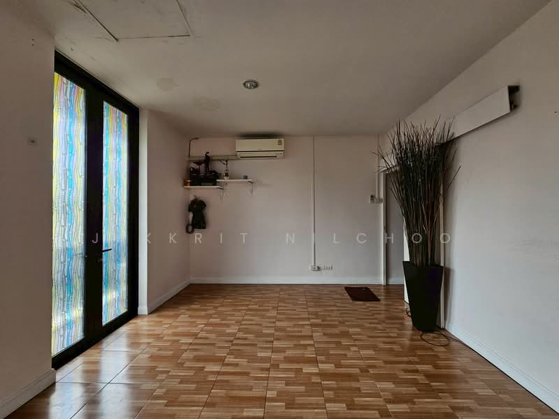 Areeya Tobe Kaset-Nawamintr, Bangkok, Lat Pla Khao Road, Chorake Bua, Lat Phrao, Bangkok, 3 Bedrooms, 190 sqm, Townhouse For Rent, by Jakkrit Nilchoo, 11838131 - DDproperty.com