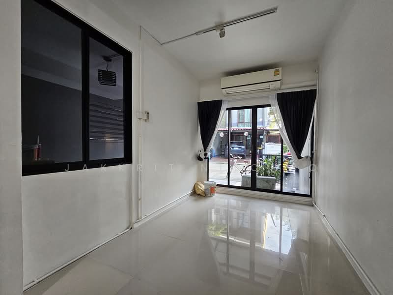 Areeya Tobe Kaset-Nawamintr, Bangkok, Lat Pla Khao Road, Chorake Bua, Lat Phrao, Bangkok, 3 Bedrooms, 190 sqm, Townhouse For Rent, by Jakkrit Nilchoo, 11838131 - DDproperty.com