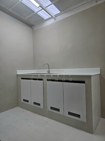 Areeya Tobe Kaset-Nawamintr, Bangkok, Lat Pla Khao Road, Chorake Bua, Lat Phrao, Bangkok, 3 Bedrooms, 190 sqm, Townhouse For Rent, by Jakkrit Nilchoo, 11838131 - DDproperty.com