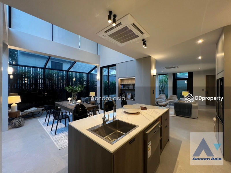 ให้เช่า - Private Swimming Pool 4 Bedrooms House for Sale and Rent in Sukhumvit,, กรุงเทพ