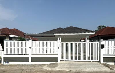 ขาย - บ้านเดี่ยว 2 ห้องนอน ในซอยเขาน้อย - พัทยา, ชลบุรี