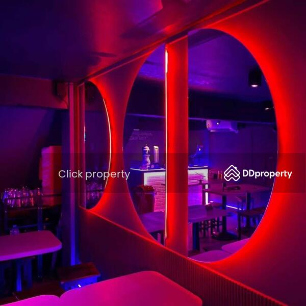 For Sale - คูหาห้อง 1 ชั้นครึ่งขนาด 80 ตรม, Bangkok