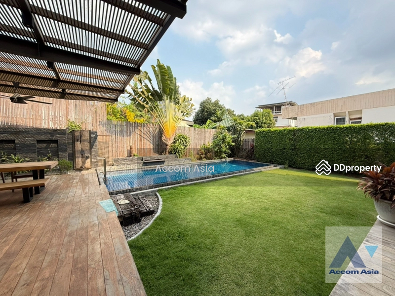 For Sale - Private Swimming Pool 5 Bedrooms House for Sale and Rent in Sukhumvit, Bangkok near, Bangkok
