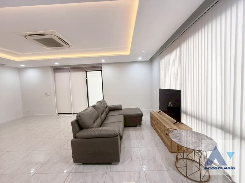 Newly renovated 5 Bedrooms House for Rent in Sukhumvit, Bangkok near BTS Thong Lo, กรุงเทพ, คลองเตย, กรุงเทพ, 240 ตร.ม., บ้านเดี่ยว ให้เช่า, โดย Accom Asia, 11841532 - DDproperty.com