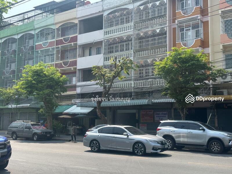 For Rent - For rent: 2 commercial buildings on Chalermnimit 3 Road, opposite CJ MORE, CJ Supermarket., Bangkok