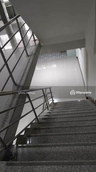 For Rent - For rent: 2 commercial buildings on Chalermnimit 3 Road, opposite CJ MORE, CJ Supermarket., Bangkok