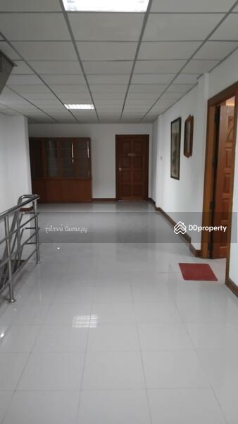 For Rent - For rent: 2 commercial buildings on Chalermnimit 3 Road, opposite CJ MORE, CJ Supermarket., Bangkok