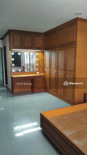 For Rent - For rent: 2 commercial buildings on Chalermnimit 3 Road, opposite CJ MORE, CJ Supermarket., Bangkok