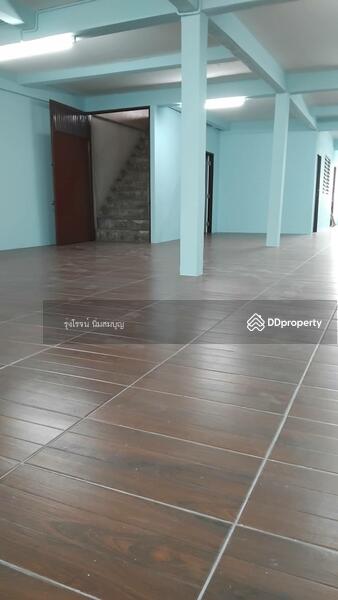For Rent - For rent: 2 commercial buildings on Chalermnimit 3 Road, opposite CJ MORE, CJ Supermarket., Bangkok