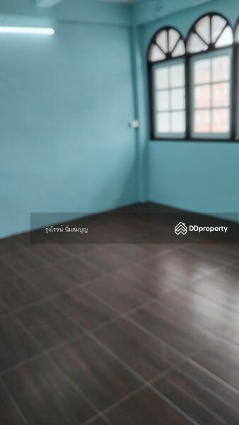 For Rent - For rent: 2 commercial buildings on Chalermnimit 3 Road, opposite CJ MORE, CJ Supermarket., Bangkok