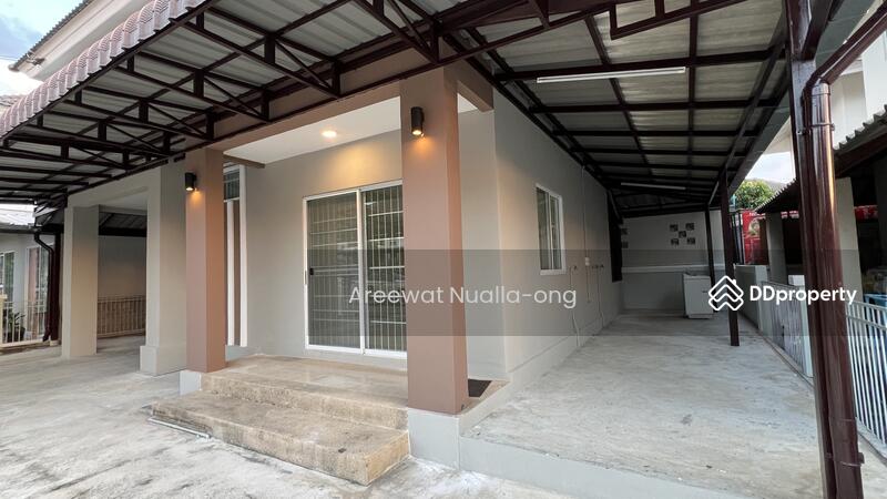 Side of house (Right) ข้างบ้าน (ด้านขวา)