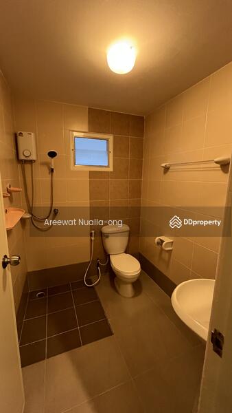 Share Bathroom 2 ห้องน้ำร่วม 2