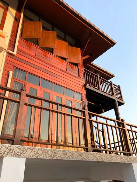 For Sale - Two-Bedroom Two-Bathroom Wooden House for Rent/Sale, Chon Buri (Pattaya)