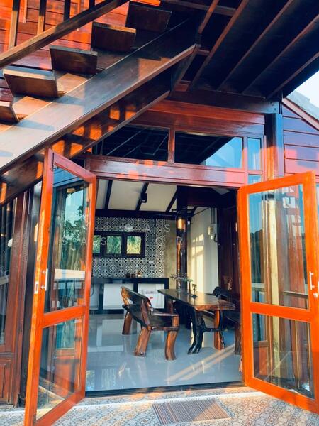 For Sale - Two-Bedroom Two-Bathroom Wooden House for Rent/Sale, Chon Buri (Pattaya)