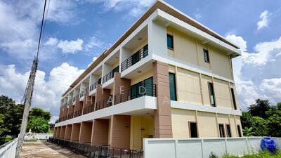 ขาย - ทาวน์เฮ้าส์ 4 ห้องนอน ในโรงโป๊ะ - พัทยา, ชลบุรี
