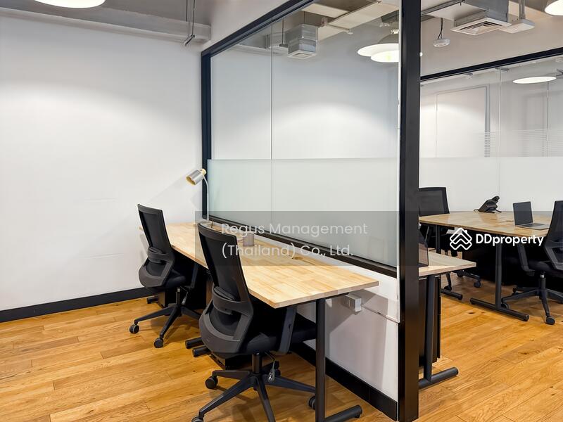 ให้เช่า - การเข้าถึงสำนักงานออกแบบได้ตลอด 24 ชั่วโมงสำหรับ 2 คนใน Spaces Suthi Building, กรุงเทพ