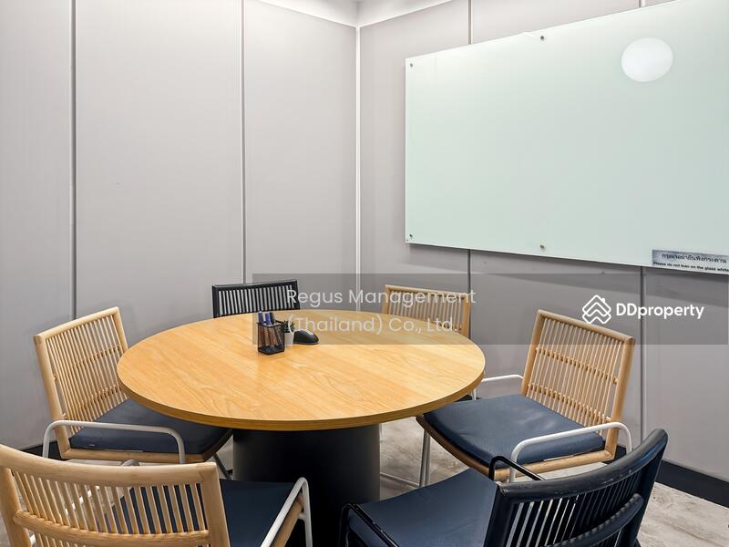 ให้เช่า - การเข้าถึงสำนักงานออกแบบได้ตลอด 24 ชั่วโมงสำหรับ 2 คนใน Spaces Suthi Building, กรุงเทพ