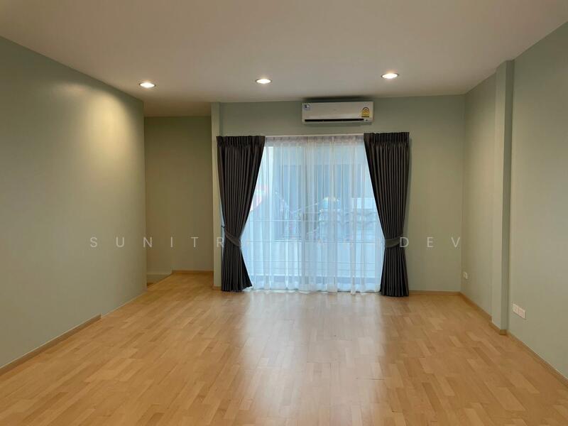 Noble Cube Pattanakarn, Bangkok, Phatthanakan Road, Suan Luang, Bangkok, 3 Bedrooms, 200 sqm, Townhouse For Rent, by Sunitra Sachdev, 11844829 - DDproperty.com